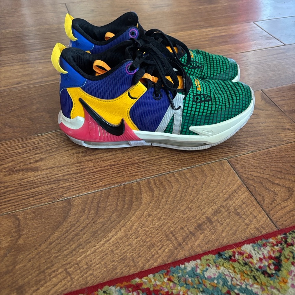 Nike Kids Colorful Grid Sneakers